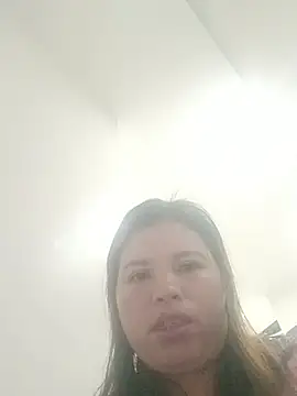 Snapshot of -Yeyi- chatting on May 21, 2:13 pm -Yeyi- online show from May 21, 2:13 pm