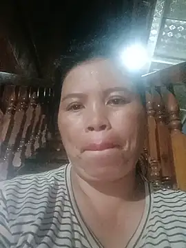 Snapshot of -Yeyi- chatting on May 26, 12:12 pm -Yeyi- online show from May 26, 12:12 pm