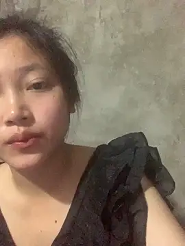 Snapshot of hinami-lo chatting on May 18, 8:42 am hinami-lo online show from May 18, 8:42 am