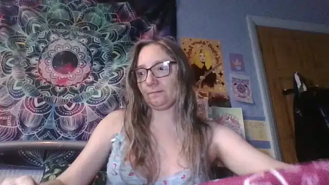 Izzylove47 online show from May 19, 8:09 am