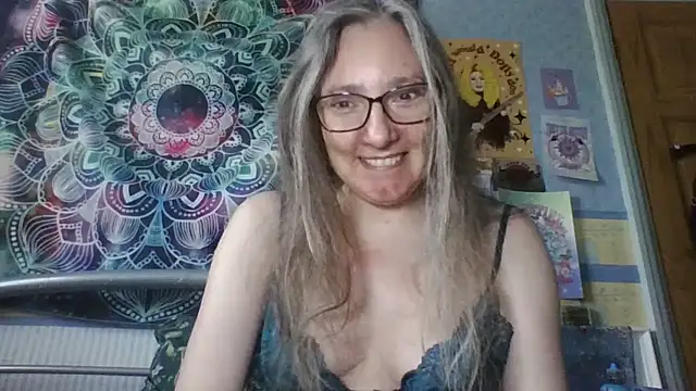 Izzylove47 online show from May 25, 1:06 pm