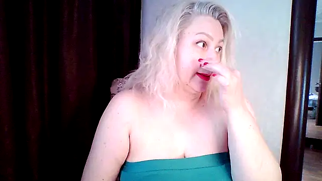 MissisXL online show from May 26, 7:59 am