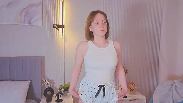 marilynie online show from May 31, 7:26 am