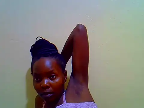 Snapshot of Maqueilah_ chatting on June 24, 1:43 pm Maqueilah online show from June 24, 1:43 pm
