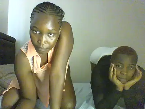 Snapshot of Ebony_sweet_slut chatting on May 20, 5:35 am Ebony sweet slut online show from May 20, 5:35 am