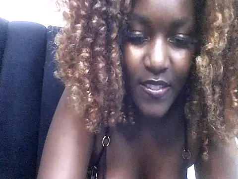 MoonlighMaya online show from July 23, 2:37 pm