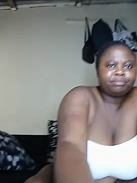Snapshot of thickianasexxy chatting on May 22, 12:33 pm thickianasexxy online show from May 22, 12:33 pm