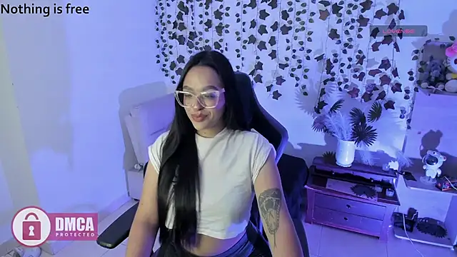 Snapshot of Spicydollx_1 chatting on May 17, 3:08 pm Spicydollx 1 online show from May 17, 3:08 pm