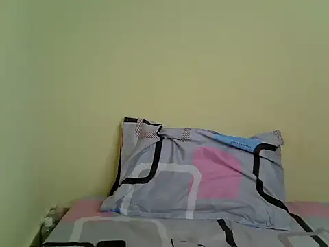 Snapshot of sexxydollyy chatting on June 16, 9:28 pm sexxydollyy online show from June 16, 9:28 pm