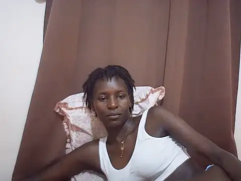 Snapshot of sexy_berry5 chatting on May 26, 12:17 am sexy berry5 online show from May 26, 12:17 am