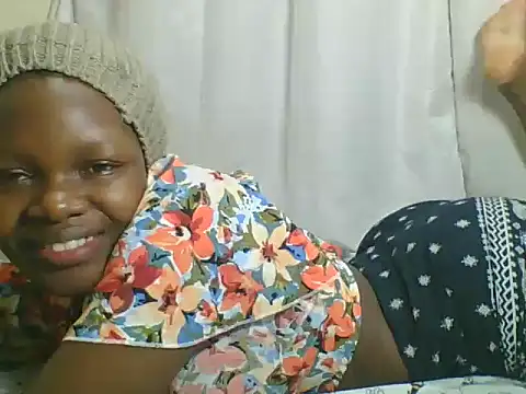 Snapshot of Sweetgal2025 chatting on July 1, 8:08 pm Sweetgal2025 online show from July 1, 8:08 pm