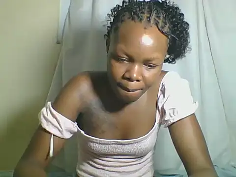 Snapshot of Sweetgal2025 chatting on July 8, 4:11 pm Sweetgal2025 online show from July 8, 4:11 pm