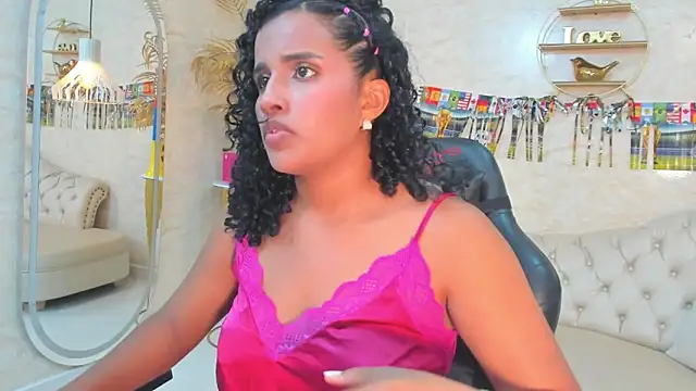 Horny Curls online show from June 20, 3:53 am