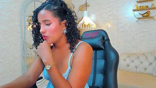 Horny Curls online show from July 3, 3:57 am