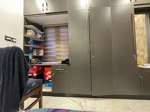 male18in online show from June 19, 8:07 am