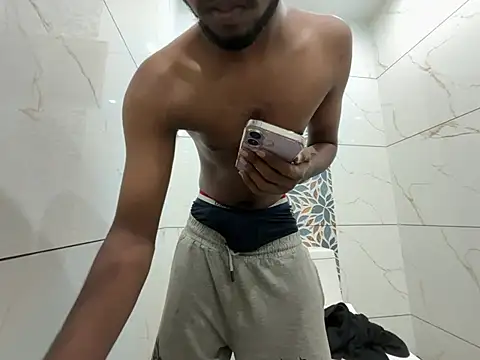 male18in online show from June 21, 8:55 pm