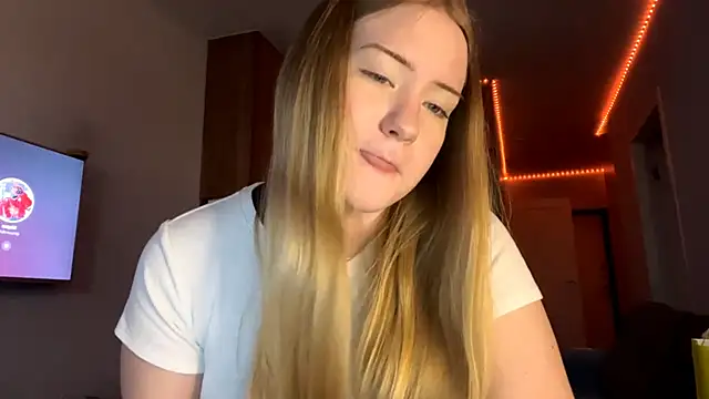 Lisi Kiss  online show from May 25, 6:47 pm