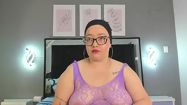 Snapshot of zoe_curvyy chatting on July 9, 12:09 pm zoe curvyy online show from July 9, 12:09 pm