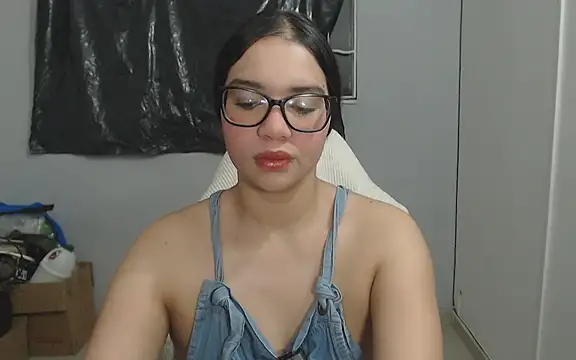 Snapshot of karen_golden1 chatting on June 25, 6:07 am karen golden1 online show from June 25, 6:07 am
