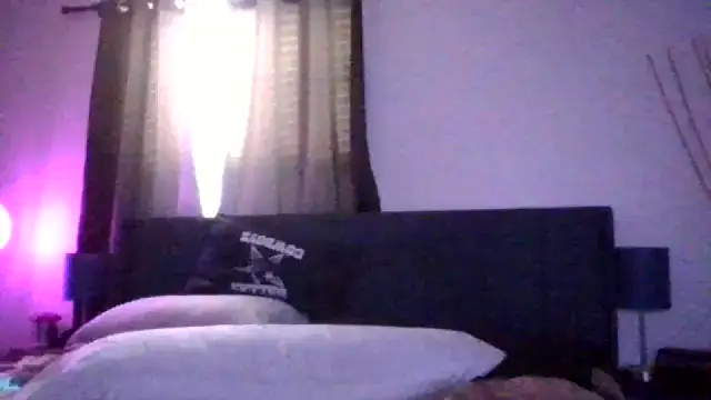 Snapshot of KinkeeKaee chatting on July 19, 7:50 pm KinkeeKaee online show from July 19, 7:50 pm