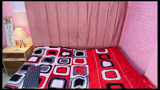 Snapshot of mnicollesweet_pri chatting on July 14, 2:05 am mnicollesweet pri online show from July 14, 2:05 am