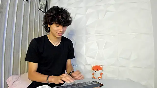 sckrapper online show from May 25, 12:00 pm