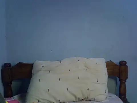 Snapshot of FreakyTrixie111 chatting on May 17, 2:42 am FreakyTrixie111 online show from May 17, 2:42 am