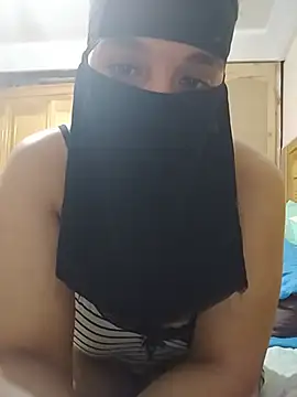 Snapshot of Laty_123 chatting on June 30, 5:03 pm Laty 123 online show from June 30, 5:03 pm