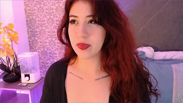 AbrilSnow online show from July 12, 11:56 am