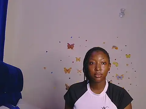 Snapshot of KittyKissess chatting on May 27, 3:58 am KittyKissess online show from May 27, 3:58 am