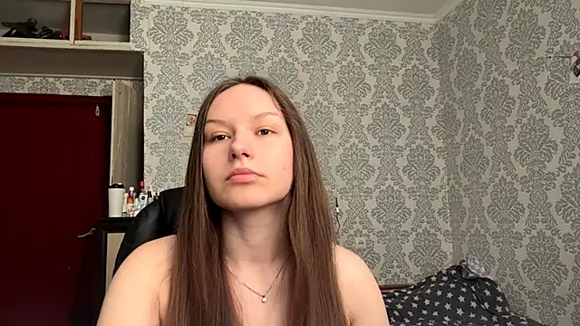 ShaylaChong online show from May 17, 7:06 am