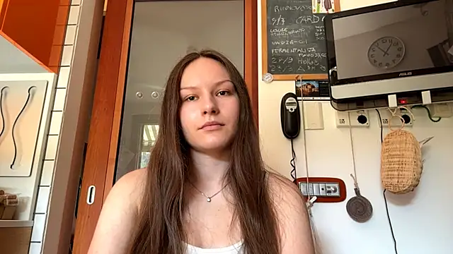 ShaylaChong online show from July 10, 9:01 am