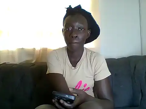 Snapshot of SexyTash25 chatting on July 9, 8:51 am SexyTash25 online show from July 9, 8:51 am