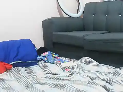 Snapshot of Sweet_Rosy chatting on May 21, 11:45 pm Sweet Rosy online show from May 21, 11:45 pm