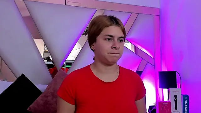 AliceCruzz online show from July 16, 2:23 pm