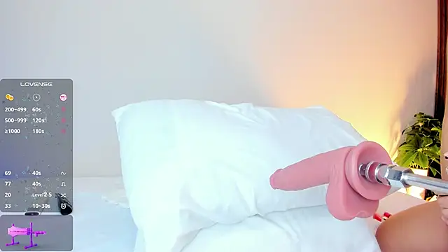 Snapshot of valeryy_moon chatting on May 29, 7:56 pm valeryy moon online show from May 29, 7:56 pm