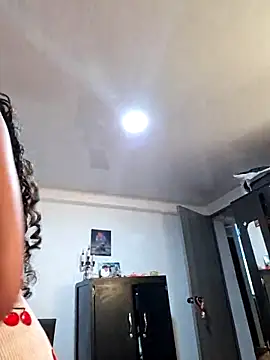 Snapshot of Bella_Jane_hot chatting on May 31, 1:14 am Bella Jane hot online show from May 31, 1:14 am