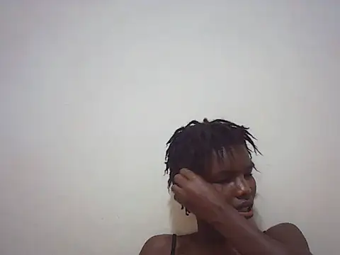Snapshot of Bootylovet chatting on May 17, 12:19 am Bootylovet online show from May 17, 12:19 am