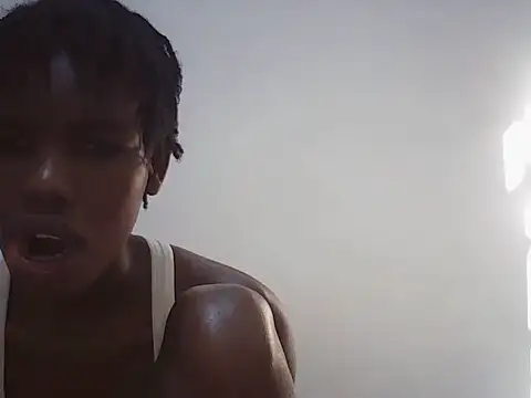 Snapshot of Bootylovet chatting on May 25, 12:44 pm Bootylovet online show from May 25, 12:44 pm