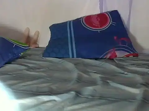 Snapshot of Queen_Zuri chatting on July 15, 6:57 pm Queen Zuri online show from July 15, 6:57 pm
