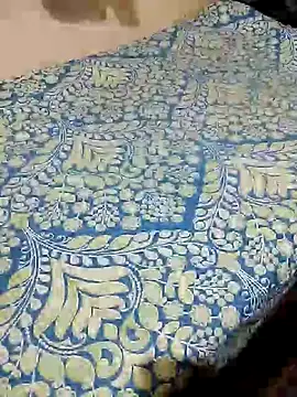 Snapshot of your_senpai_ chatting on May 18, 1:39 pm your senpai online show from May 18, 1:39 pm