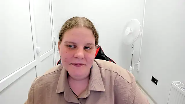 Bella shyy  online show from July 19, 1:37 pm