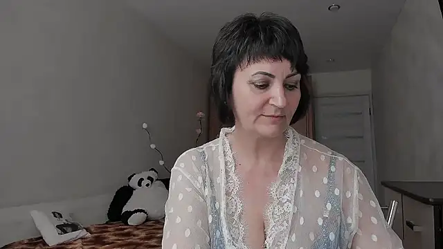 Snapshot of Helen_Beller chatting on May 22, 12:44 pm Helen Beller online show from May 22, 12:44 pm
