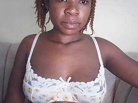 Snapshot of spicy-laidy01 chatting on May 17, 6:04 pm spicy-laidy01 online show from May 17, 6:04 pm