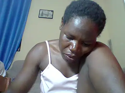 Snapshot of Blacksexyqueen24 chatting on May 17, 11:01 pm Blacksexyqueen24 online show from May 17, 11:01 pm