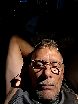 Snapshot of truckdawg2023 chatting on August 3, 3:16 pm truckdawg2023 online show from August 3, 3:16 pm