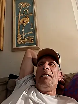 Snapshot of truckdawg2023 chatting on August 6, 11:01 am truckdawg2023 online show from August 6, 11:01 am