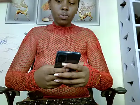 Snapshot of sexyygyall chatting on June 28, 8:20 am sexyygyall online show from June 28, 8:20 am