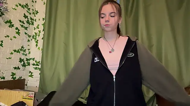 Snapshot of LisaPorse chatting on May 31, 6:09 pm LisaPorse online show from May 31, 6:09 pm