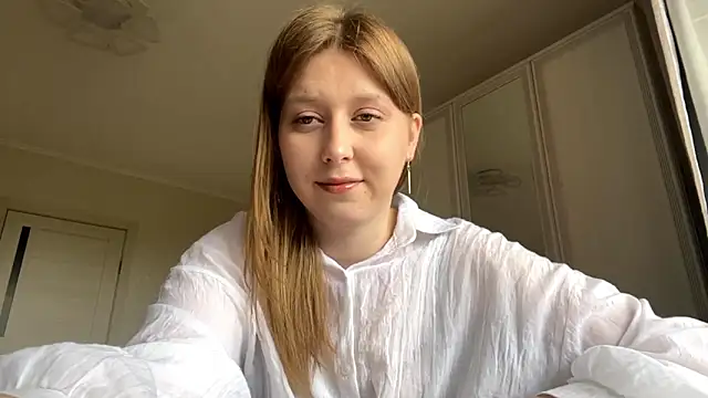 Snapshot of HeyItsAgata chatting on May 21, 10:33 am HeyItsAgata online show from May 21, 10:33 am